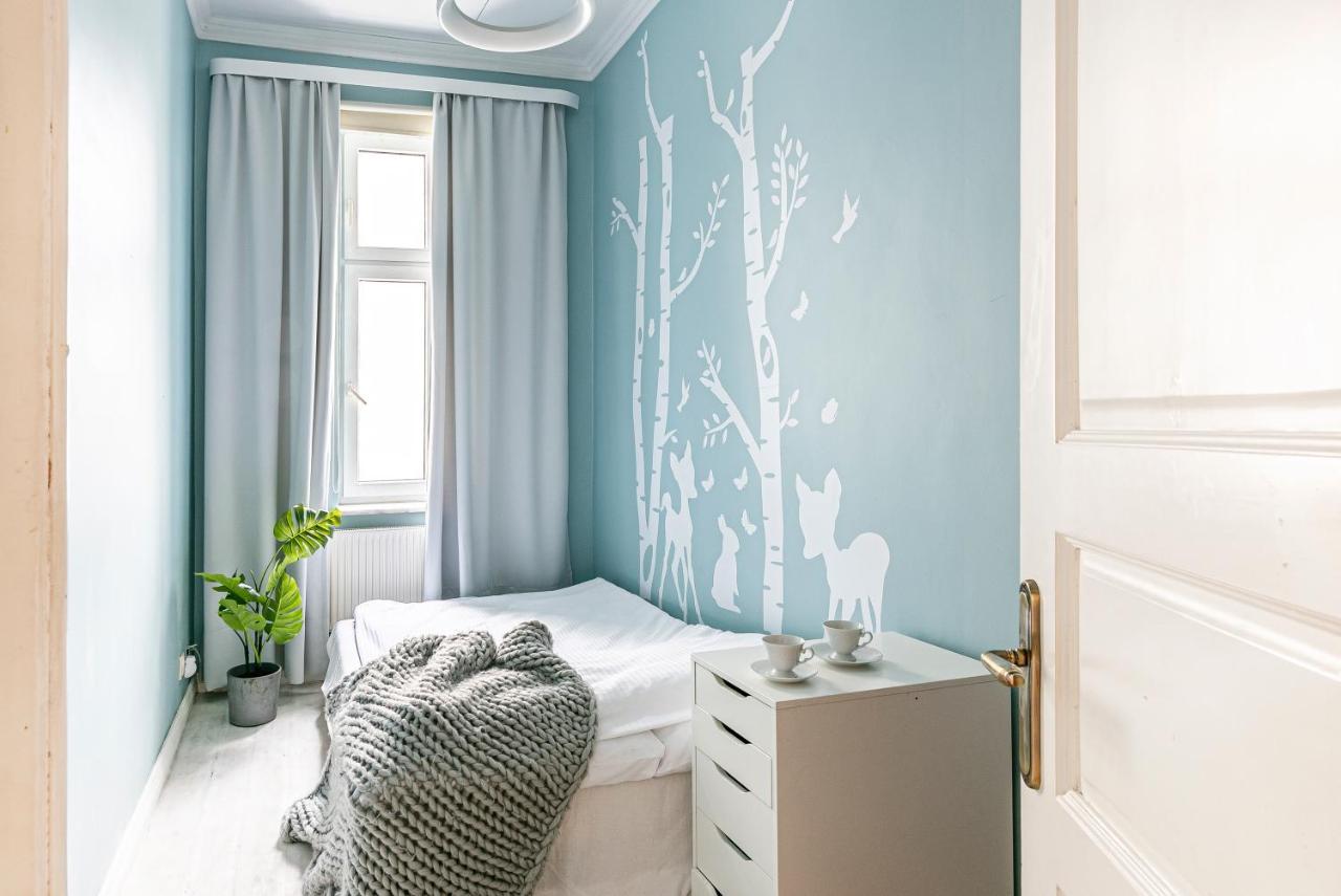 Grand Happy Hours Apartment